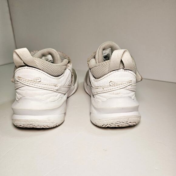 Nike Team Hustle 12C Toddler Shoes C6736-100 White Sneakers Preowned - Picture 4 of 9